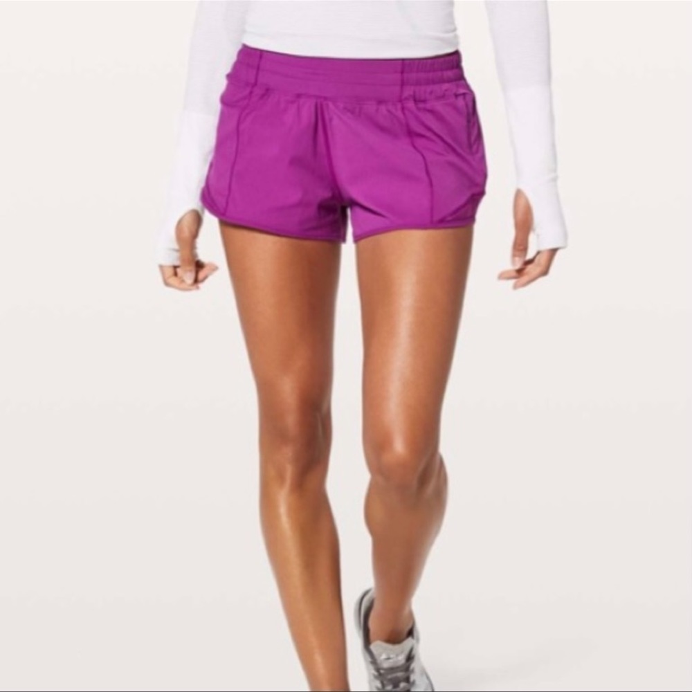 Lululemon Hotty Hot Short II 2.5"
